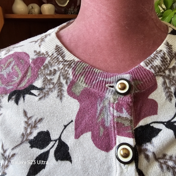 Twelve by Twelve button-up cardigan, size medium. - Picture 3 of 8